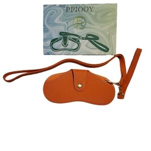 ⭐️New in Box Glasses Case